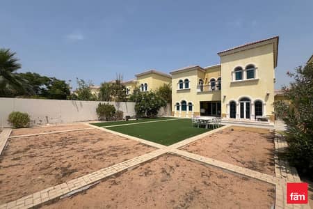 3 Bedroom Villa for Rent in Jumeirah Park, Dubai - Single Row I Vacant October I District 5