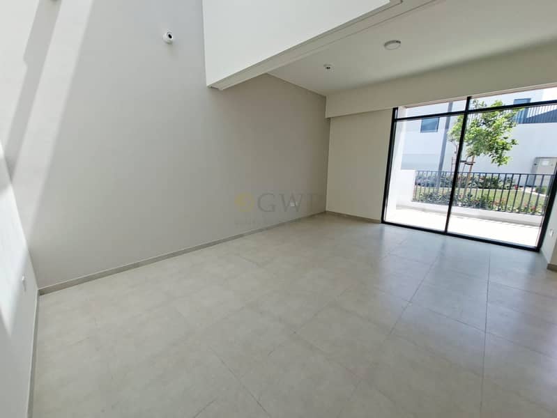 Walk to Pool | Park Backing | Sunny and Bright