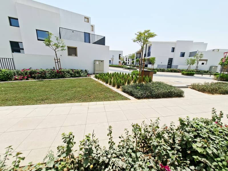 Walk to Pool | Park Backing | Sunny and Bright - Image 8