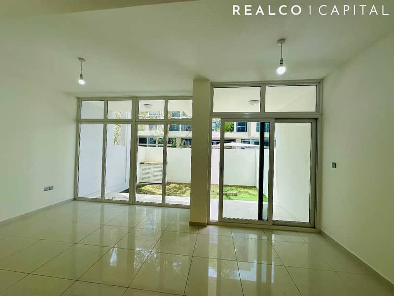 3BR Townhouse | Back to Back | Vacant Now