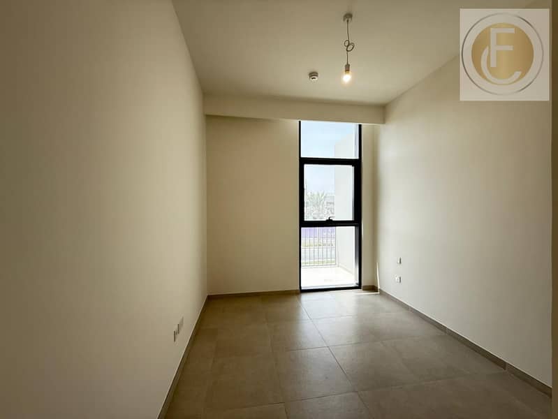 Brand new | Single Row | 3BR+M | Spacious Layout Prime Location - Image 10