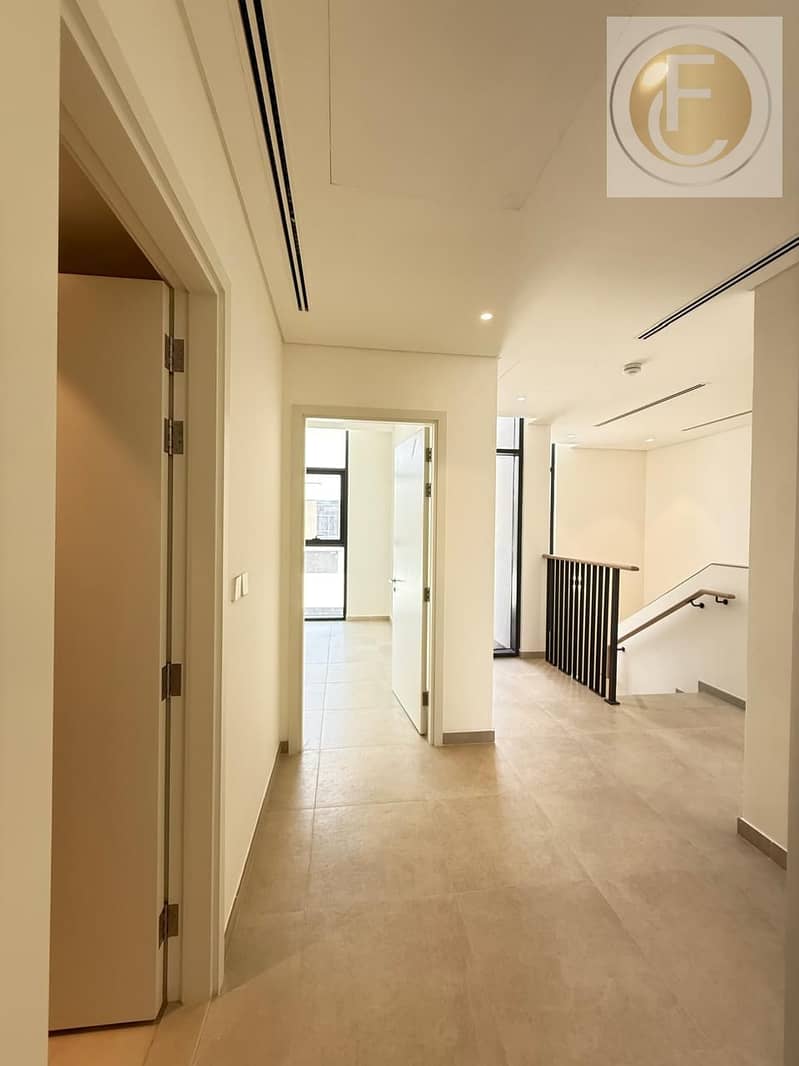 Brand new | Single Row | 3BR+M | Spacious Layout Prime Location - Image 6