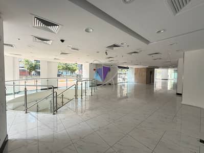 معرض تجاري  للايجار في شارع حمدان، أبوظبي - IMG-20250912-WA0127. jpg