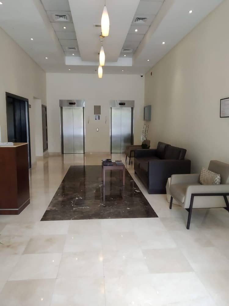THE GREENS UNA TOWER 2 BED WITH STORE, LAUNDRY, LAKE AND GOLF VIEW RENT 90,000/-