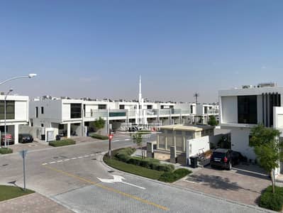 3 Bedroom Villa for Sale in DAMAC Hills 2 (Akoya by DAMAC), Dubai - Close to Community Centre | Modern Living | Vacant