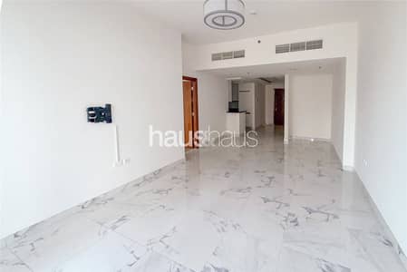 1 Bedroom Flat for Rent in Business Bay, Dubai - Pool and Full Canal View | Vacant | Semi-furnished
