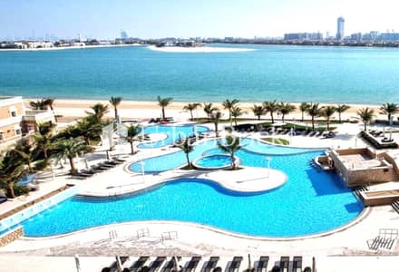 Hotel Apartment for Sale in Palm Jumeirah, Dubai - Investor Deal | Beachfront | Luxury
