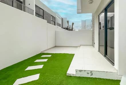 3 Bedroom Townhouse for Sale in DAMAC Hills 2 (Akoya by DAMAC), Dubai - 3+Maids | Closed Kitchen | Corner