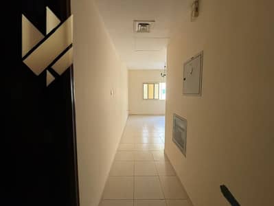 姆瓦伊莱社区， 夏尔迦 1 卧室单位待租 - صورة واتساب بتاريخ 1447-03-22 في 10.33. 40_811e7908. jpg
