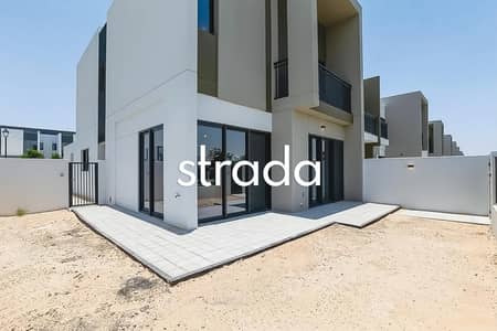 4 Bedroom Villa for Sale in Dubailand, Dubai - VACANT SOON | Larger Plot | Great Location