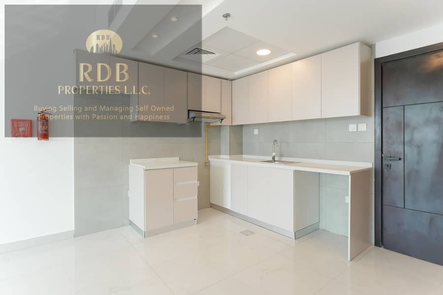 3 kitchen 2. jpg