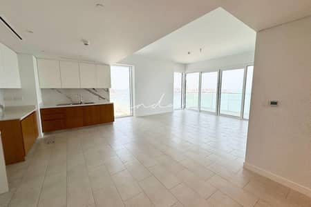 2 Bedroom Apartment for Rent in Jumeirah Beach Residence (JBR), Dubai - Panoramic Sea View | Maids | Vacant