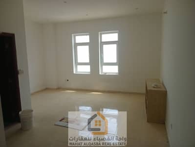 Studio for Rent in Al Qulayaah, Sharjah - ٢٠٢٥٠٩١٣_١٢٠٧٢٠. jpg