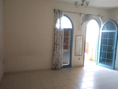 شقة في طراز فارسي المدينة العالمية 22000 درهم - 4262485 شقة في طراز فارسي المدينة العالمية 22000 درهم - 4262485