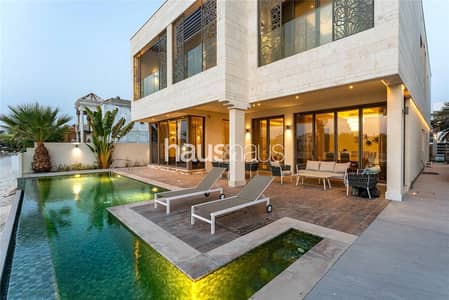 5 Bedroom Villa for Sale in Palm Jumeirah, Dubai - Custom Built | VIP Frond | Must View