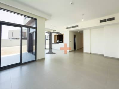4 Bedroom Villa for Rent in Dubai South, Dubai - Single Row | Lake Side Unit | Secure Today