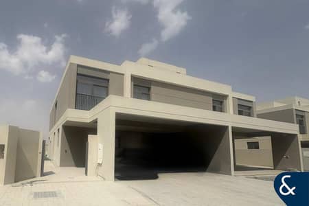 5 Bedroom Villa for Sale in Dubai South, Dubai - Single Row | Park Backing | Prime Location
