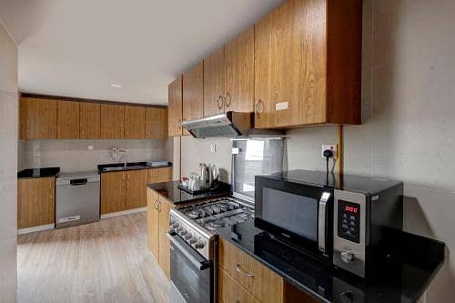 Best Deal | All Bills Included | Near Metro - Image 82