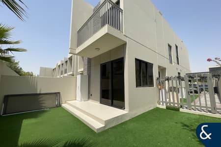 3 Bedroom Villa for Sale in DAMAC Hills 2 (Akoya by DAMAC), Dubai - Corner unit | Upgraded | Big garden layout