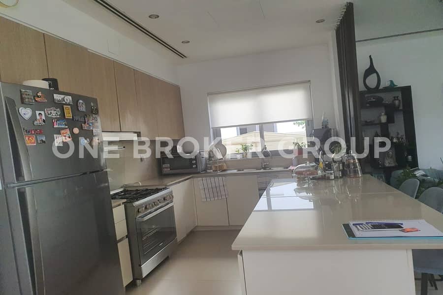 Exclusive | Single Row | Vastu | Prime Location - Image 7