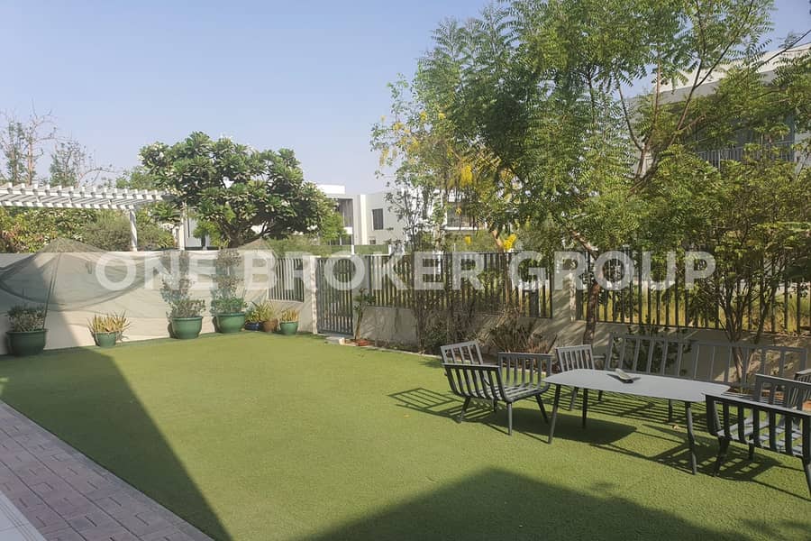 Exclusive | Single Row | Vastu | Prime Location