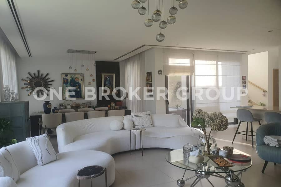 Exclusive | Single Row | Vastu | Prime Location