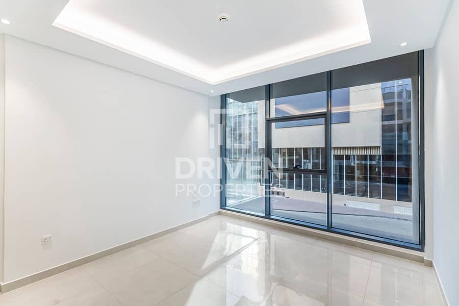 Brand New | Spacious Layout | Mall Entrance