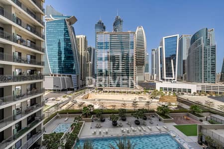 1 Bedroom Flat for Sale in Business Bay, Dubai - Upgraded Unit | Pool View | Motivated Seller