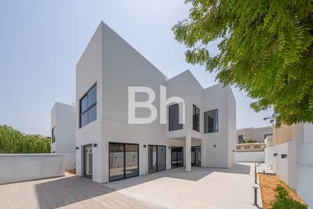 4 Bedroom Villa for Rent in Umm Suqeim, Dubai - Twin Modern Villas | Full Burj Al Arab View