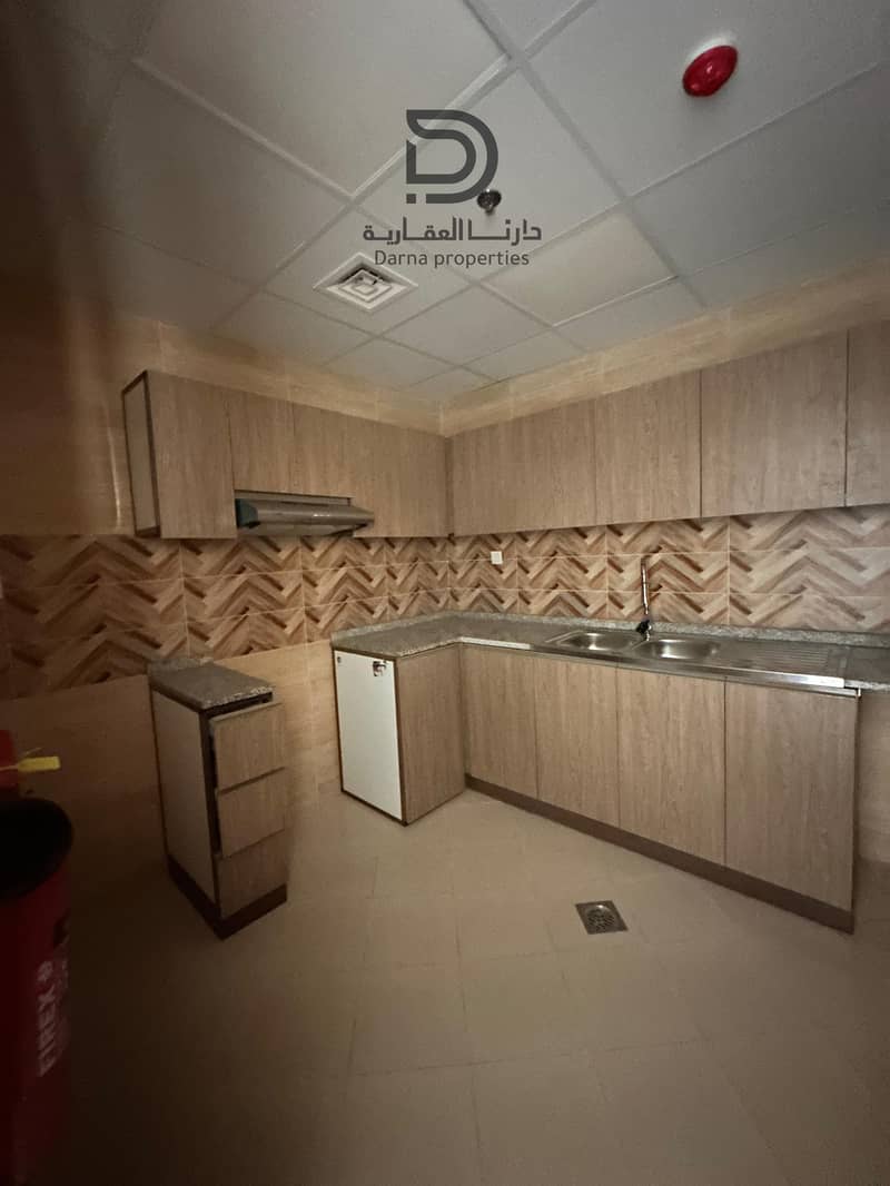 10 9dadcb7b-7dab-4aa4-9e33-b2593765dea4. jpg