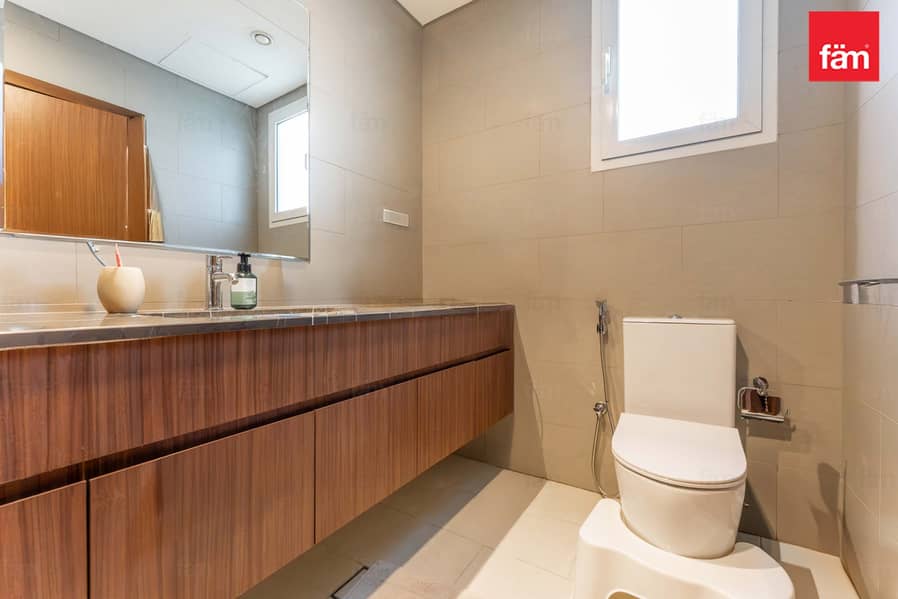 EXCLUSIVE I Furnished 3 BED I End Unit I VOT - Image 10