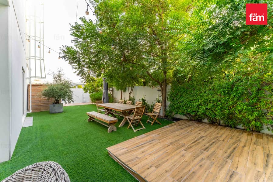 EXCLUSIVE I Furnished 3 BED I End Unit I VOT - Image 15