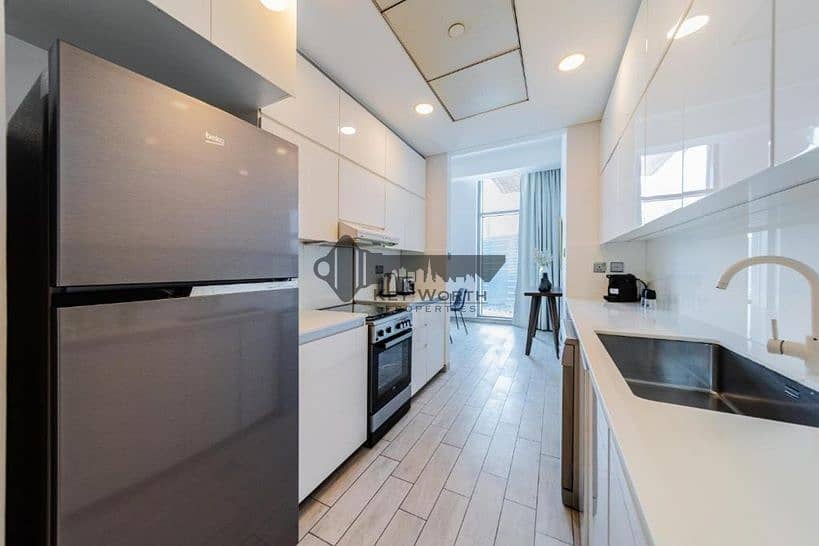 8 Kitchen. jpg