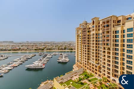 2 Bedroom Flat for Sale in Palm Jumeirah, Dubai - Fully Upgraded | D Type | Vacant | Sea View