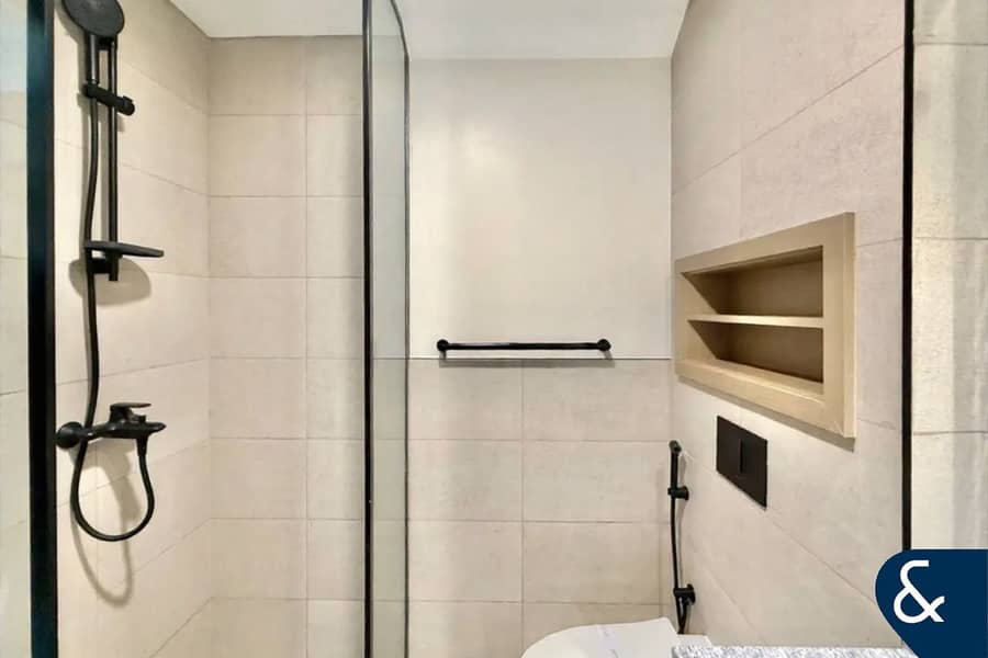 Park Facing | Single Row | Appliances | 4 Bed - Image 6