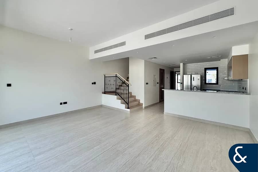 Park Facing | Single Row | Appliances | 4 Bed - Image 10