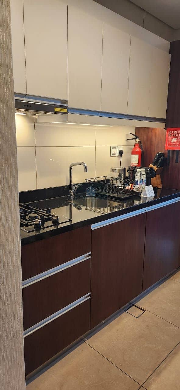 Prime Location | Fully Furnished | City VIew - Image 8