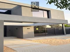 Distinctive villa + swimming pool - driver's room | elevator