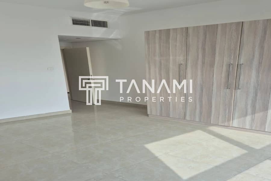 Family-Friendly | Ready to Move | Huge Layout | Bayut.com