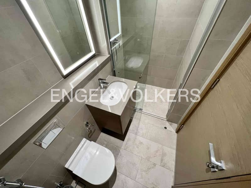 Exclusive | Burj Khalifa View | Fully Furnished - Image 11