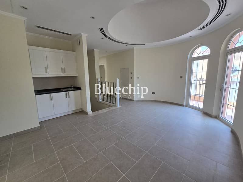 Garden | Spacious Layout | Covered Parking - Image 16