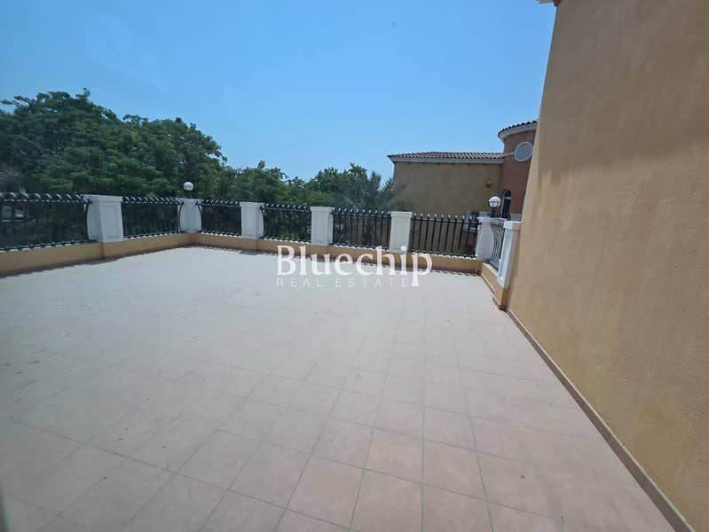 Garden | Spacious Layout | Covered Parking - Image 7