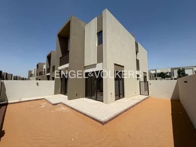 4 Bedroom Townhouse for Sale in Dubailand, Dubai - Brand New | Corner Unit | Close To Amenities