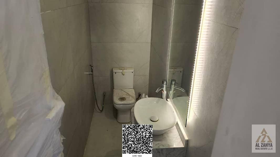 8 208388d8-1f73-4fe5-8e49-28b71c7beb98. jpg