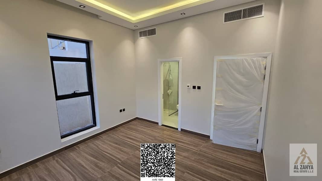 17 54781f9c-932a-4552-bed2-22d24cf48498. jpg