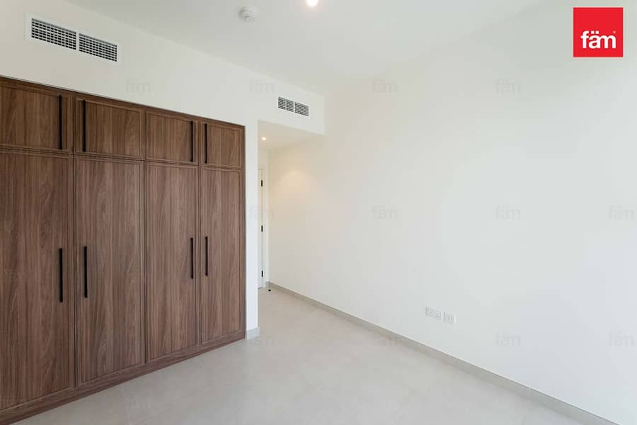 Vastu-compliant |Single Row I Large Plot Size