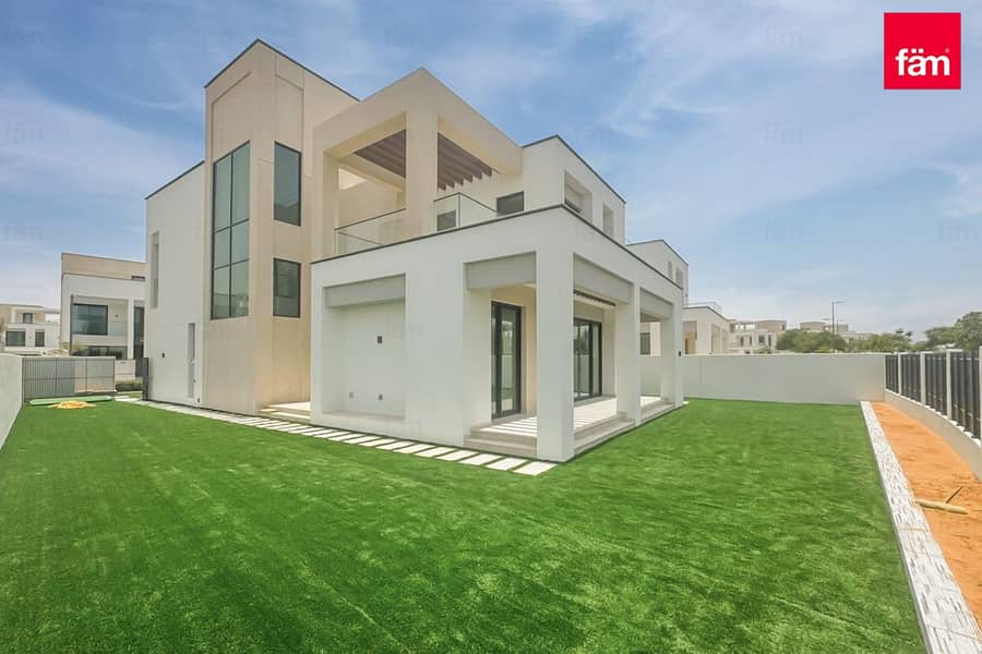 Contemporary 4br Villa Luxury Living