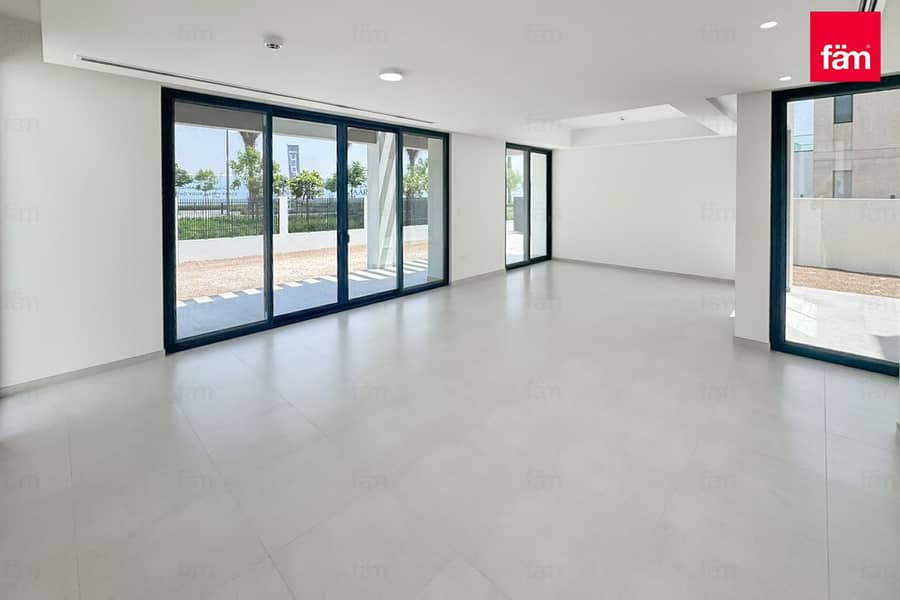 Contemporary 4br Villa Luxury Living