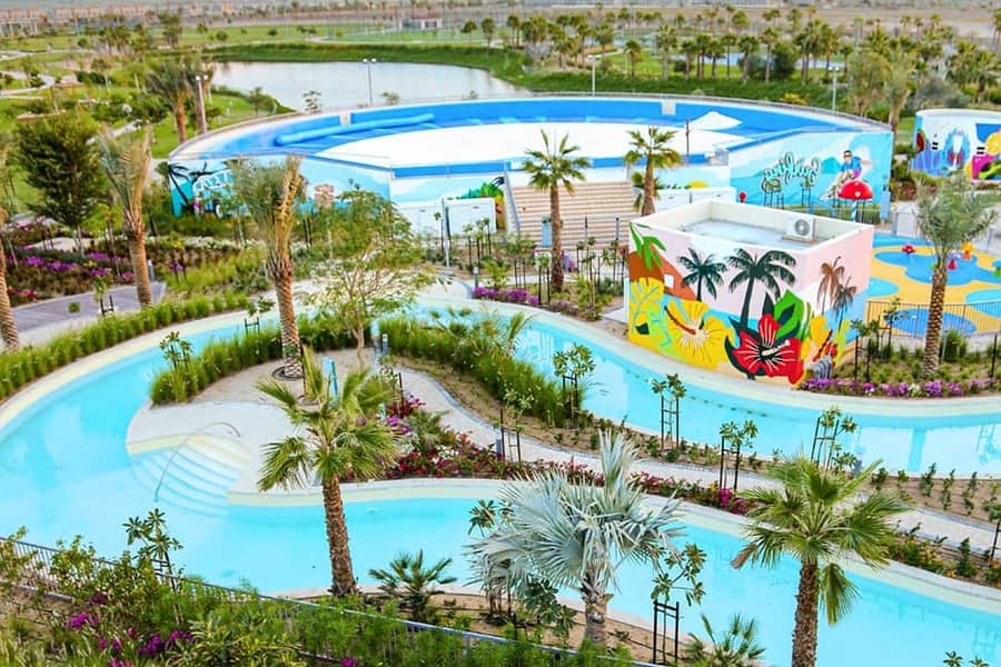 MIDDLE UNIT | ROOF ACCESS | CLOSE TO ENTRANCE - Image 11