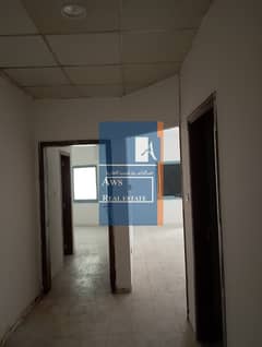 Ample 1-BHK in Deira for Executive Bachelors - Nearby Daily Needs